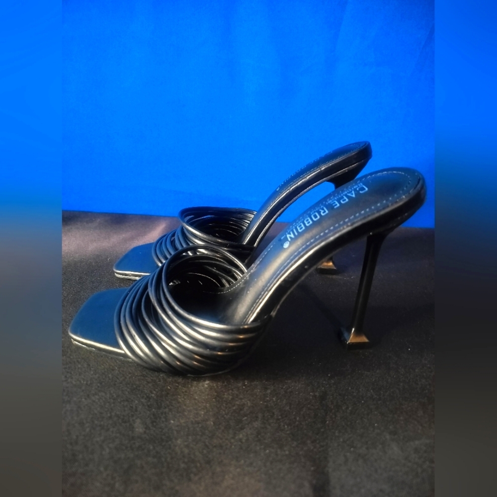 Cape Robbin Black Sandal Heel (Size 7.5)
